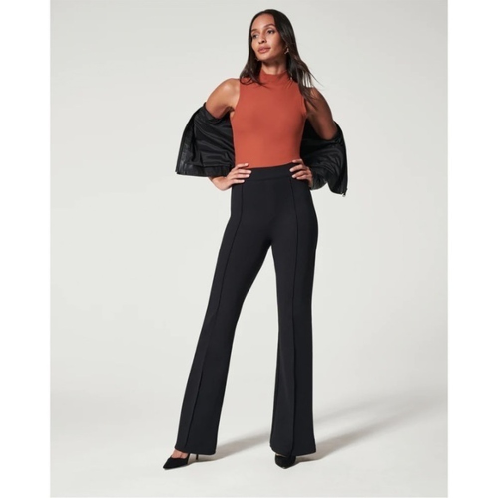 Spanx Perfect Flare Pants Med 28” inseam Front Seam Nylon Leggings